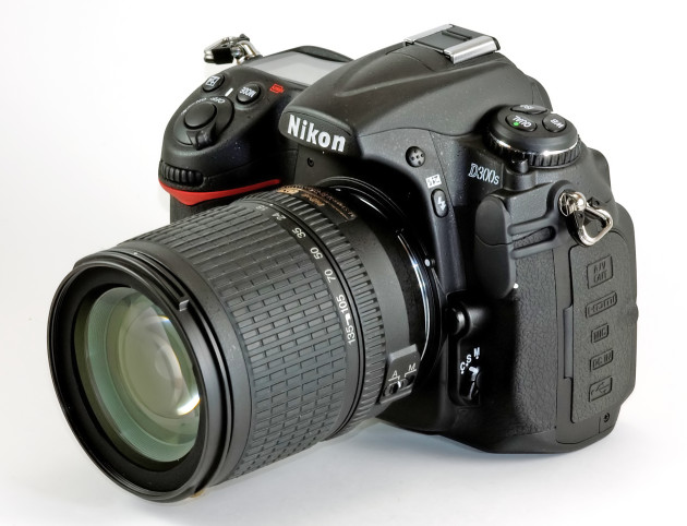 Nikon_D300s_-_Front_Mk2_edit